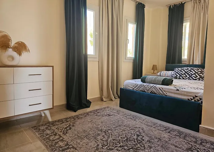 Private Sea View 5br